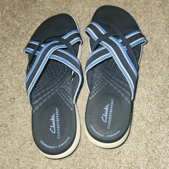 Clarks Cloudsteppers Blue and White Casual Sandals - Picture 5 of 5